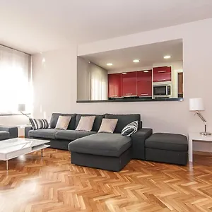 trivao-diagonal-apartments.topbarcelonahotels.com/
